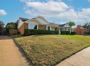 421 Augustine Dr, Euless, TX 76039