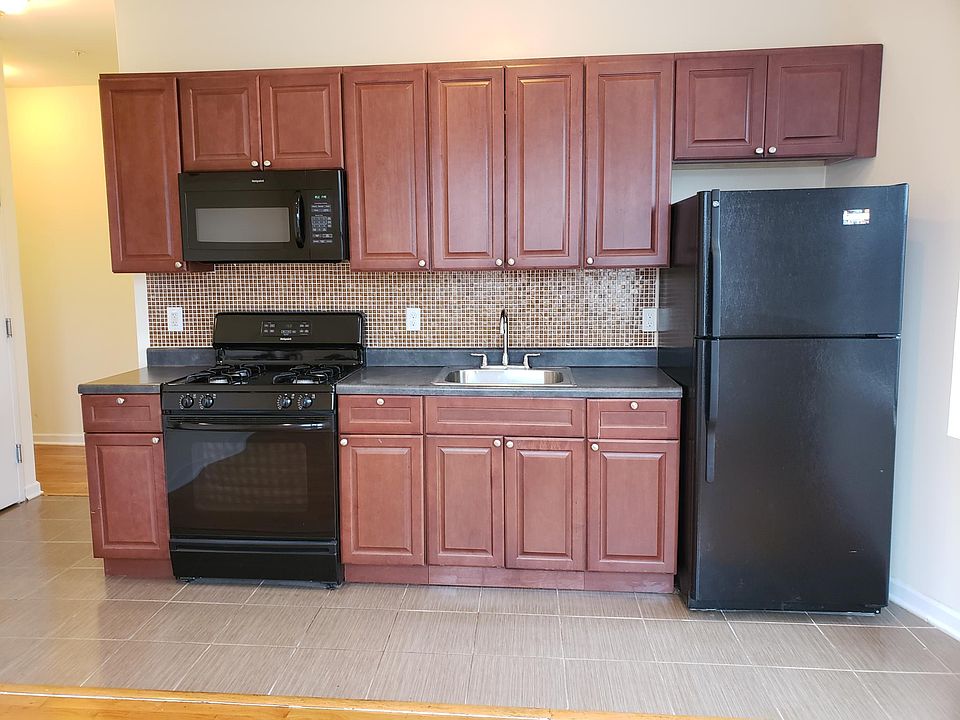 1st image of 6 Longfellow Ave APT 2C