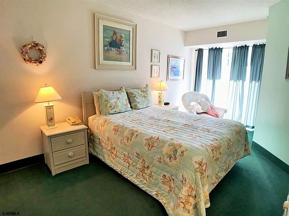 4th image of 901 Ocean Ave #408