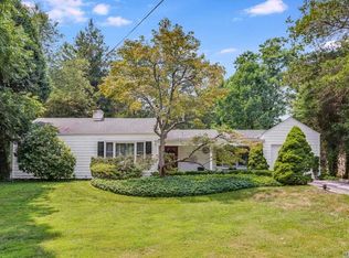 200 Southdown Rd, Huntington, NY 11743