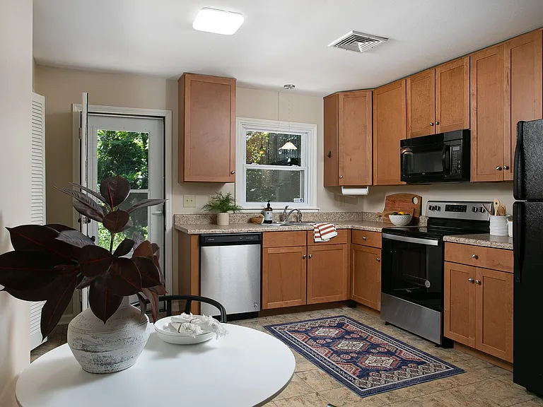 433A Northside Dr — Photo 4