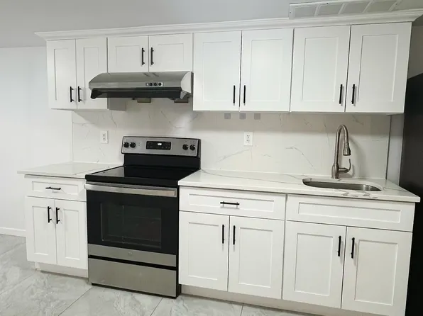 210-32 23rd Ave #B, Bayside, NY 11360