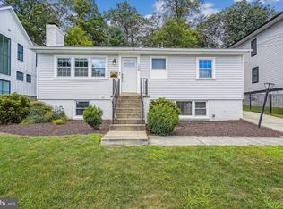 109 Moore Ave SW, Vienna, VA 22180