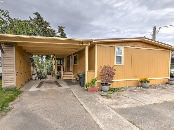 39100 NW Pacific Hwy Unit 24, Woodland, WA 98674