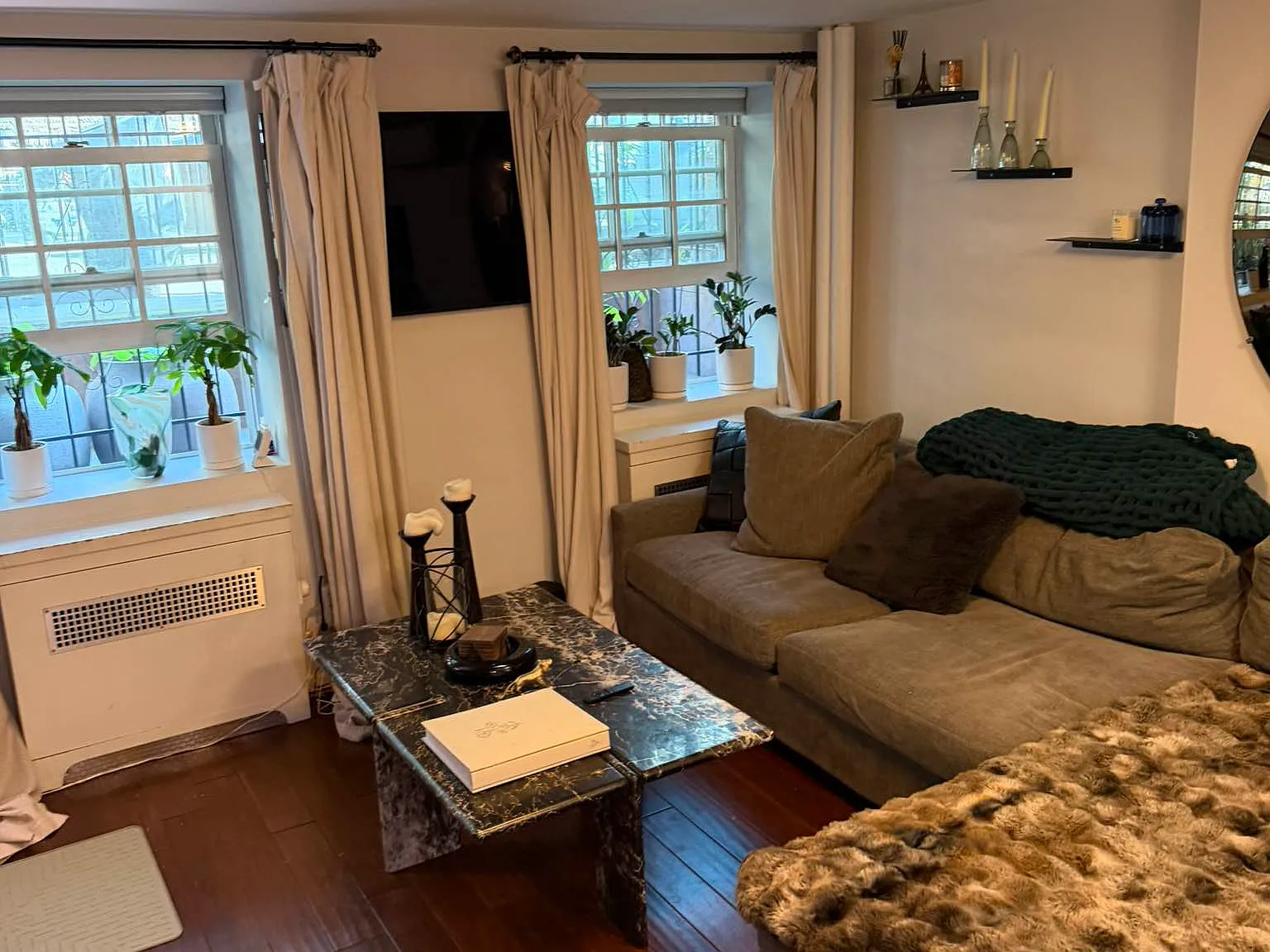 106 West Washington Place — Photo 2