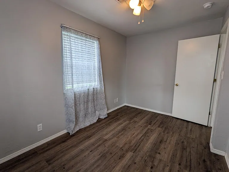 417 W Pulaski St — Photo 11