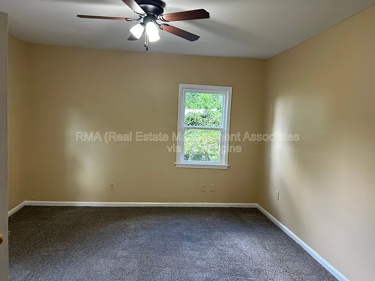333 W College St — Photo 6