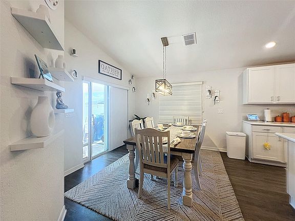 5th image of 2027 Dexter St