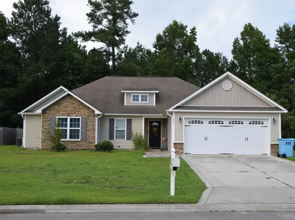 806 Dynasty Dr, Jacksonville, NC 28546