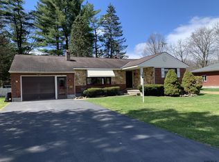 19 Crommelin Dr, Saratoga Springs, NY 12866