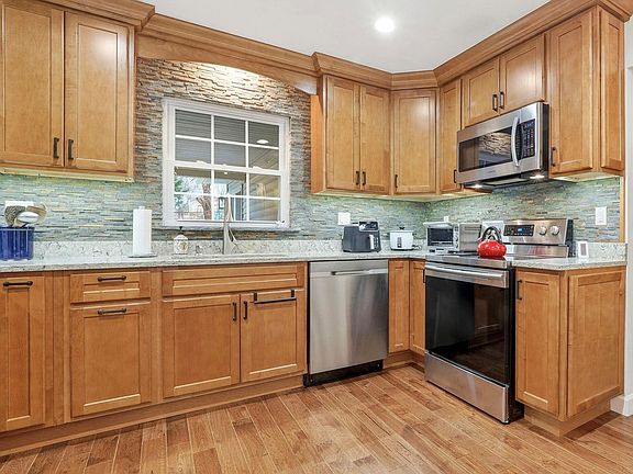 2nd image of 33 Fulmar Road