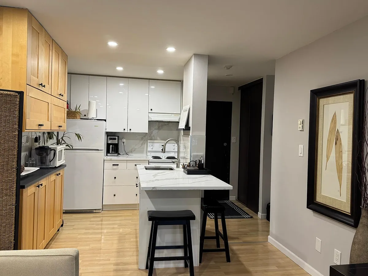 Building Photo - 1080 Pacific St #417