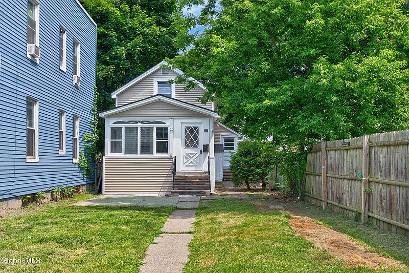 2nd image of 3034 7th Avenue