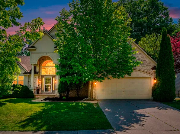 3172 Birchwood Ct, Ann Arbor, MI 48105