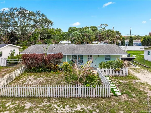 1466 NE Silver Maple Way, Jensen Beach, FL 34957