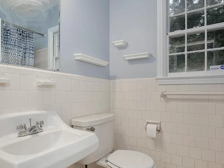 5806 Kenmore Rd — Photo 13