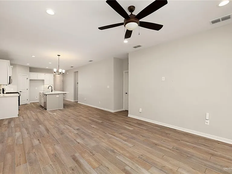 1403 E Sonador Dr S — Photo 4
