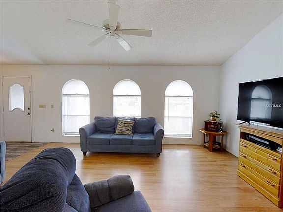 2nd image of 811 Fairbairn Ct