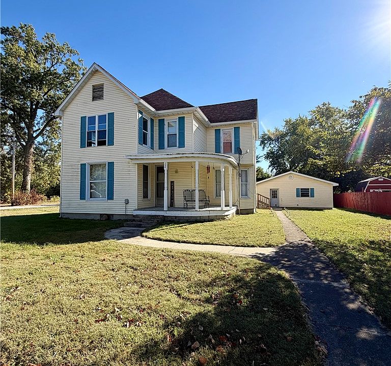 1st image of 796 Maple Ave