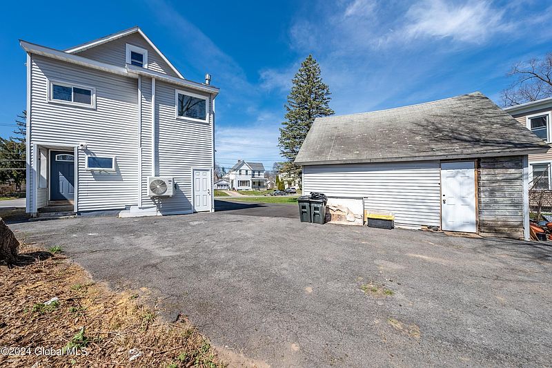 5th image of 1930 Guilderland Ave Avenue