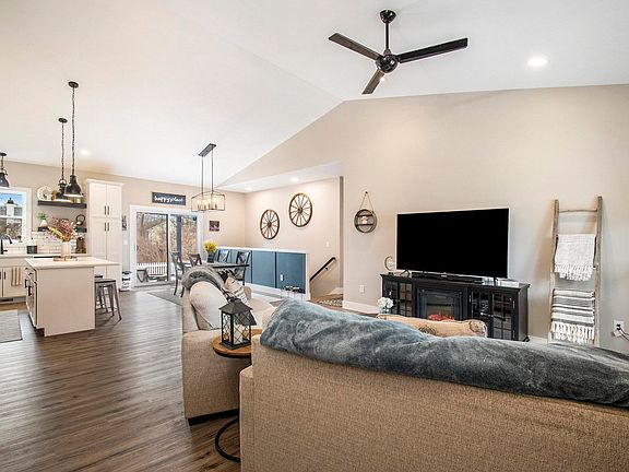 2nd image of 4404 Garden Oak Dr