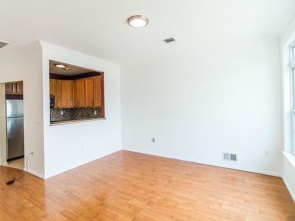 3rd image of 212 Surf Dr