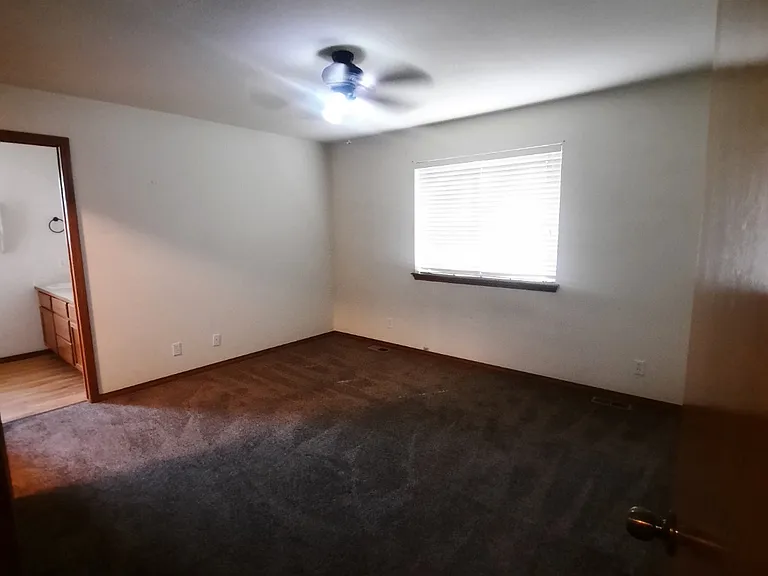 8071 N Ainsworth Dr — Photo 22