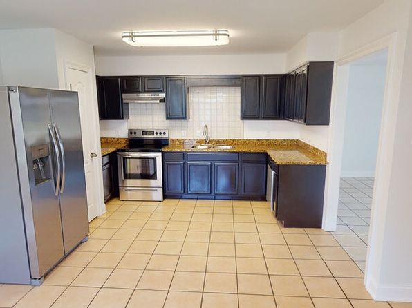 501 E Genie St