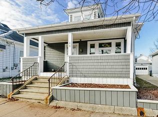 46 Grosvenor Ave, Providence, RI 02908