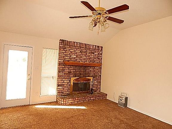 3rd image of 103 Catie Ln
