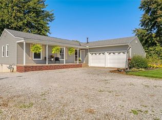18390 Indian Hollow Rd, Grafton, OH 44044