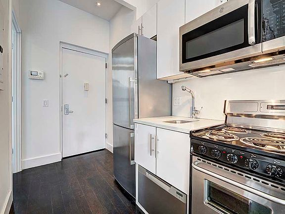 5th image of 143 Ludlow St APT 6B