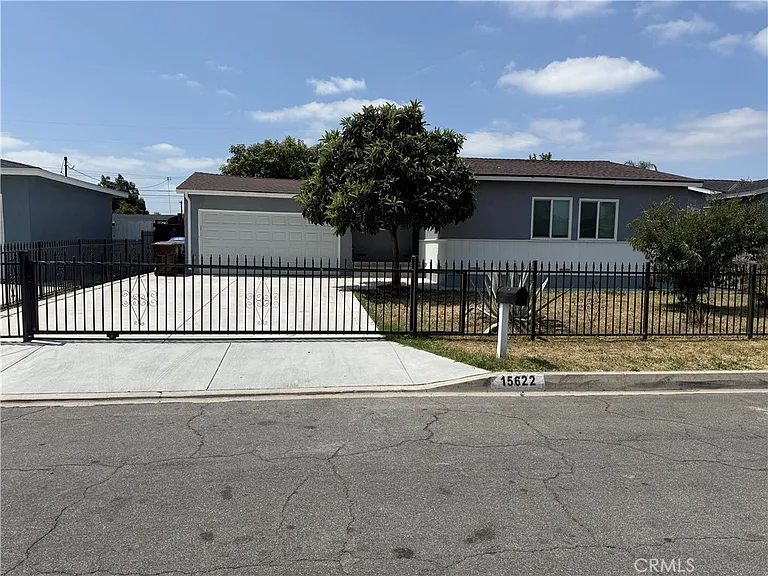 15622 Briarbank St — Photo 10