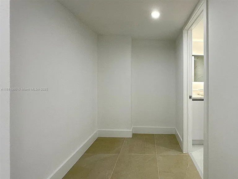 18071 Biscayne Blvd #1202 — Photo 18