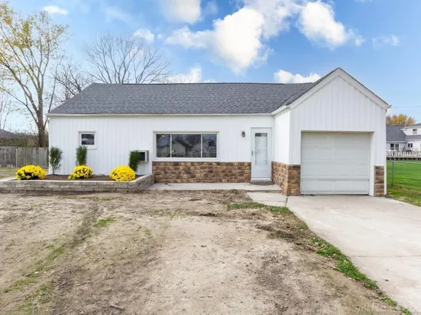 7918 S River Rd, Marine City, MI 48039