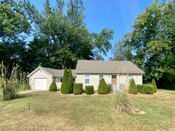 453 S Ottawa Rd, Benton Harbor, MI 49022