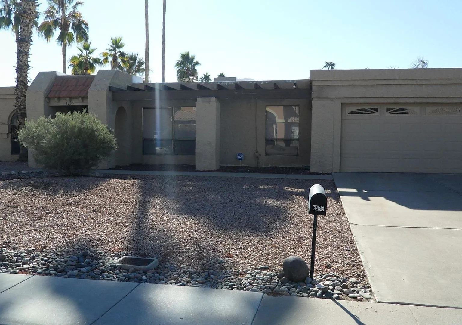 Great Scottsdale Location, Private Pool, 4 Bedrooms! — Photo 1