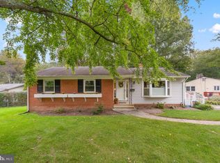 10205 Fox Ln, Fairfax, VA 22030