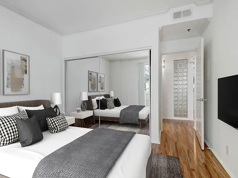 311 S. Swall Drive Apartments — Photo 20