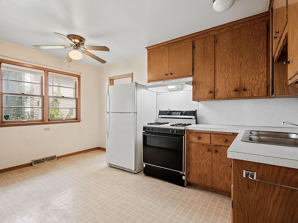 1st image of 1053 12th Ave SE #1053