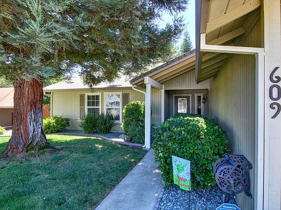 2nd image of 609 Flower Dr