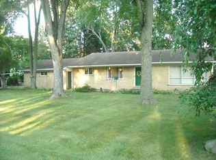270 Donegal Dr, Rochester Hills, MI 48309