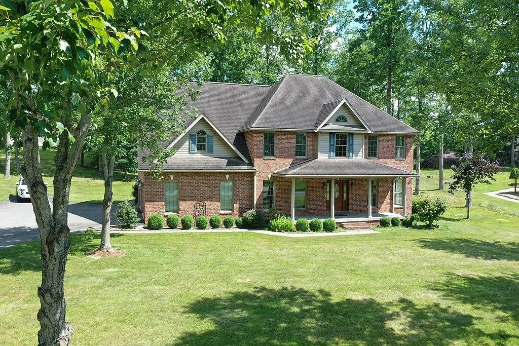 4 bed, 3.5 bath, 3060 sqft, $2,800 — Photo 4