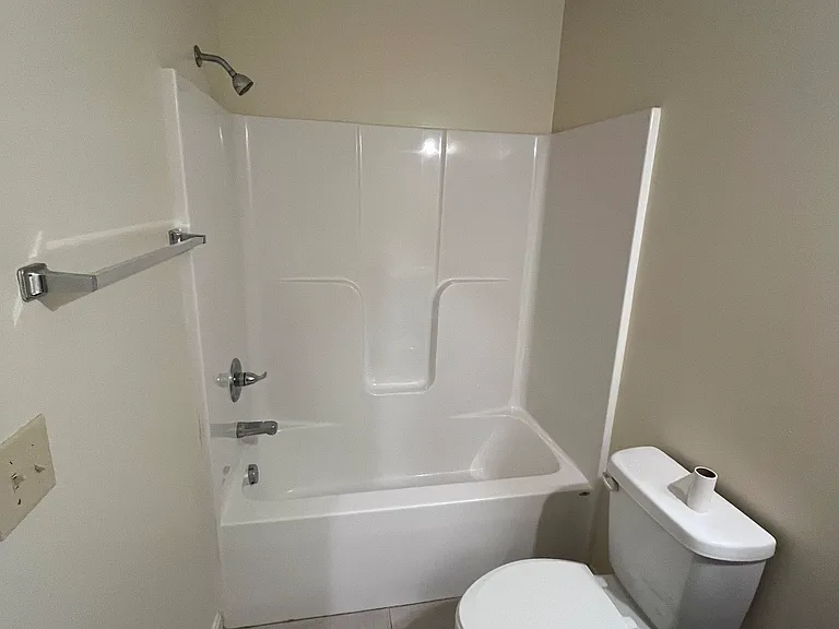280 McGrain St #9 — Photo 8