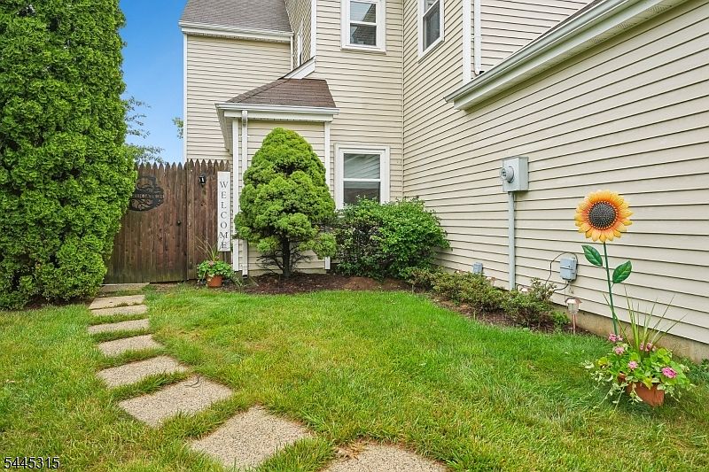 1st image of 17 Cooper Ct