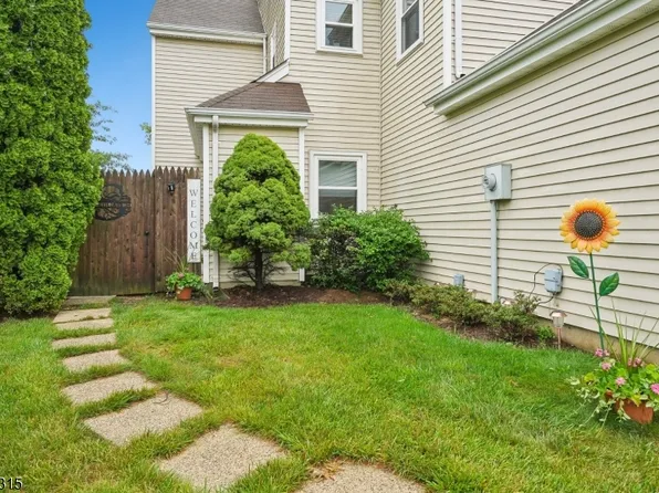 17 Cooper Ct, Freehold Twp., NJ 07728