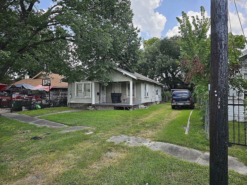 1st image of 215 Drennan St