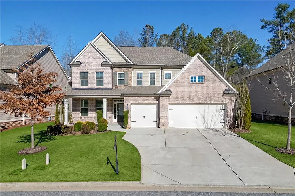 5 bed, 4.0 bath, 3450 sqft, $3,450 — Photo 2