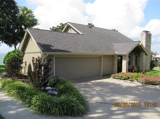 489 Wildwood Dr, Onalaska, TX 77360