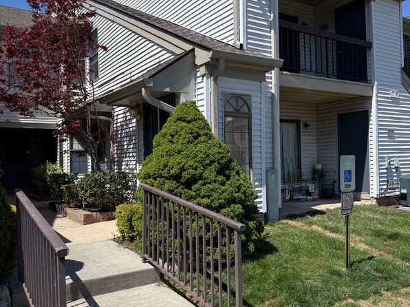 1511 Pebble Pl, Parlin, NJ